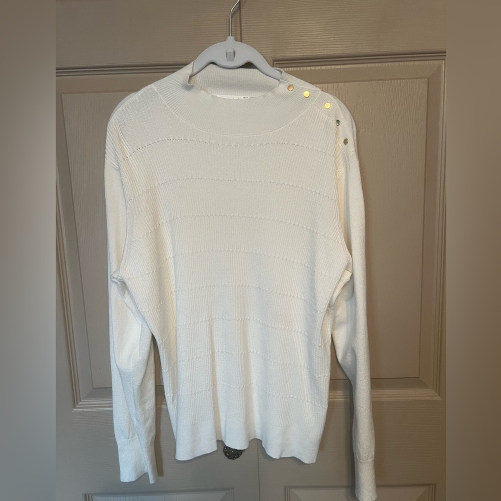 Chic Cozy White Sweater